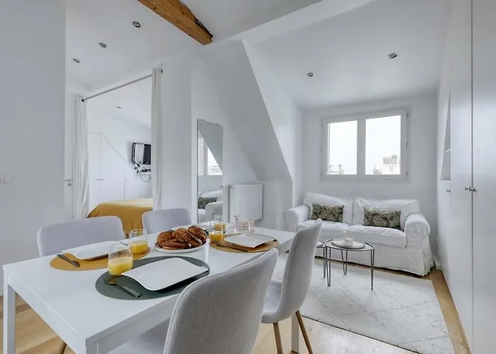 Classy, New & Large Designed Studio - Paris 16
